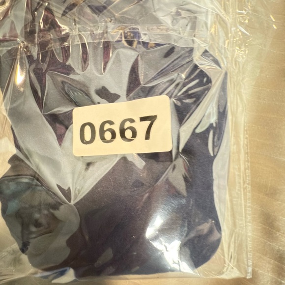 Lilly Pulitzer Navy Top with Pink Label - Picture 7 of 7